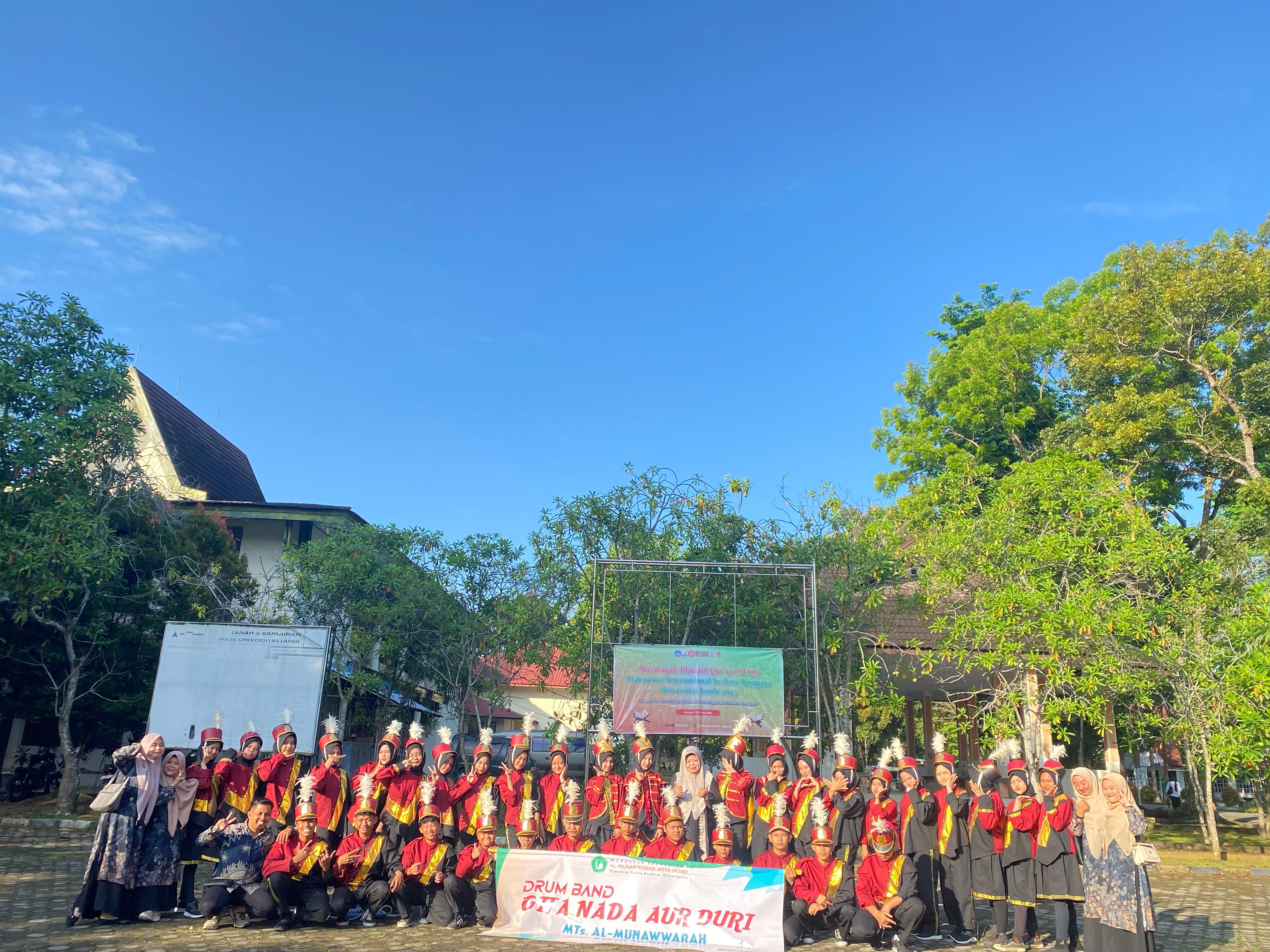 MTs Al Munawwarah Mengikuti Pawai Pembukaan MTQ Nasional dan Internasional di Universitas Jambi 